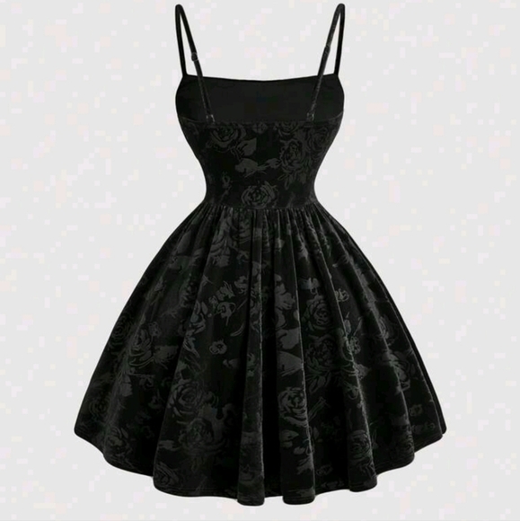 Spaghetti Strap Ruched Front Waist Flared Hem Velvet Black Dress - Picture 4 of 4